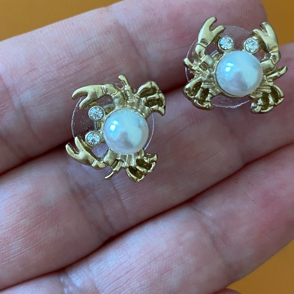 Lilly Pulitzer Crab Pearl Earrings